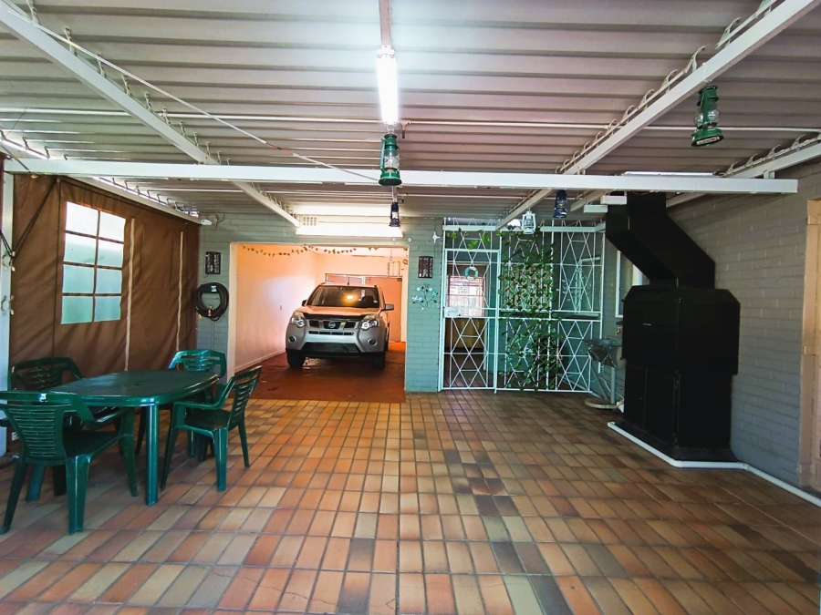 3 Bedroom Property for Sale in Uitsig Free State
